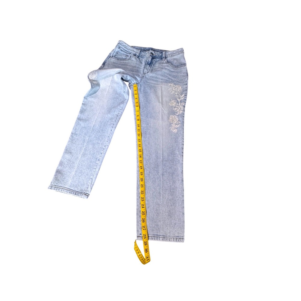 Chico's Platinum Skimmer Jeans Womens 0.5 Embroidered Light Wash Blue Boho Artsy - Picture 12 of 14